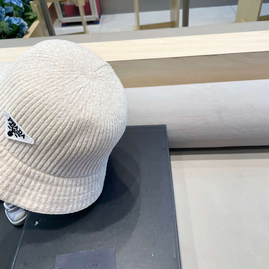 普拉达Prada纯色针织雪尼尔渔夫帽女大檐秋冬百搭休闲韩版显脸小网红水桶盆帽