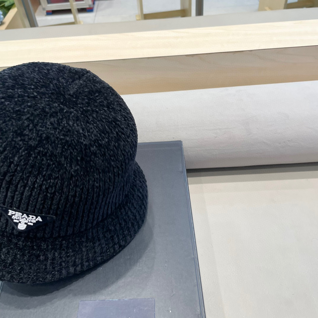普拉达Prada纯色针织雪尼尔渔夫帽女大檐秋冬百搭休闲韩版显脸小网红水桶盆帽