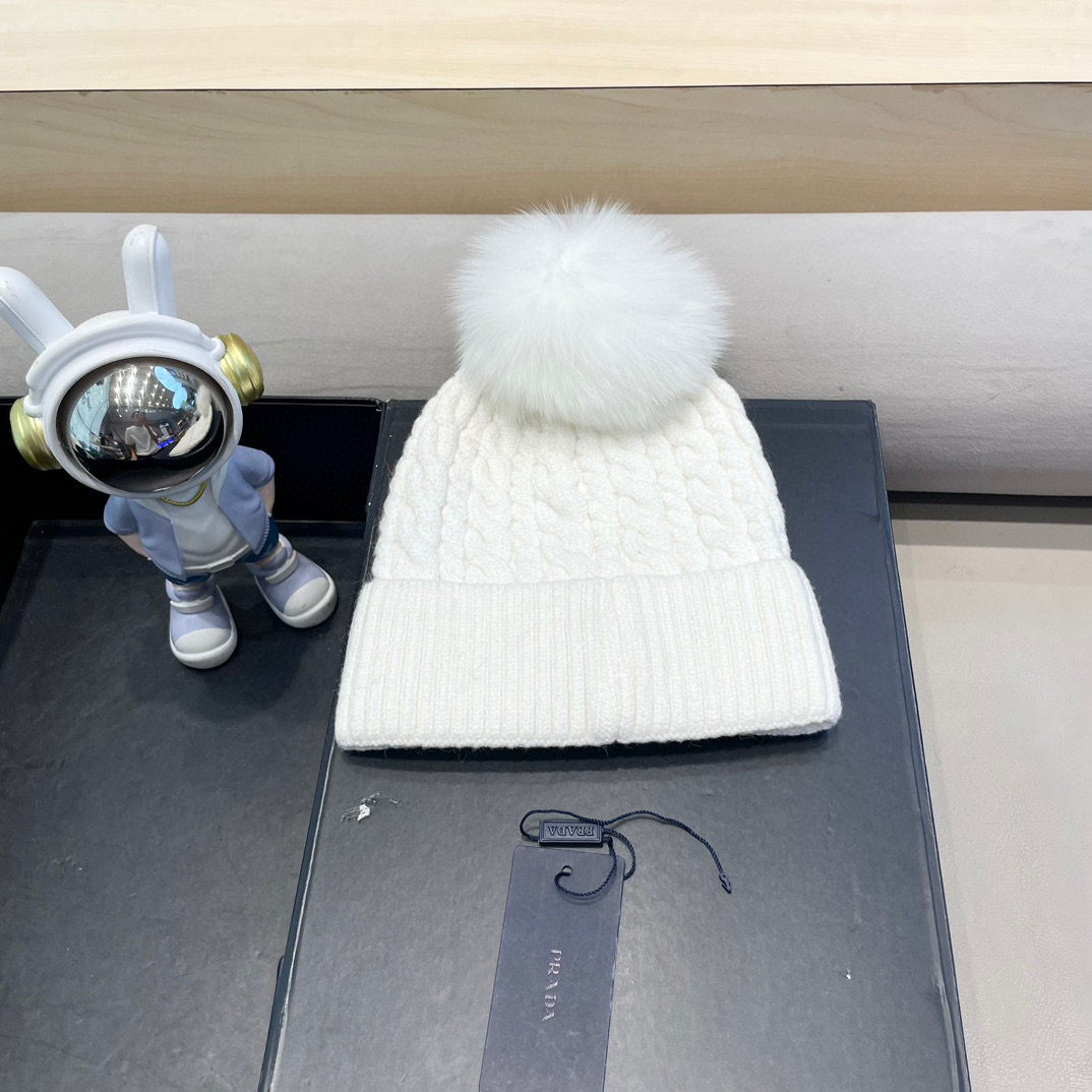 普拉达Prada韩版秋冬新款兔毛针织麻花纹毛线帽真狐狸毛球针织帽保暖百搭潮