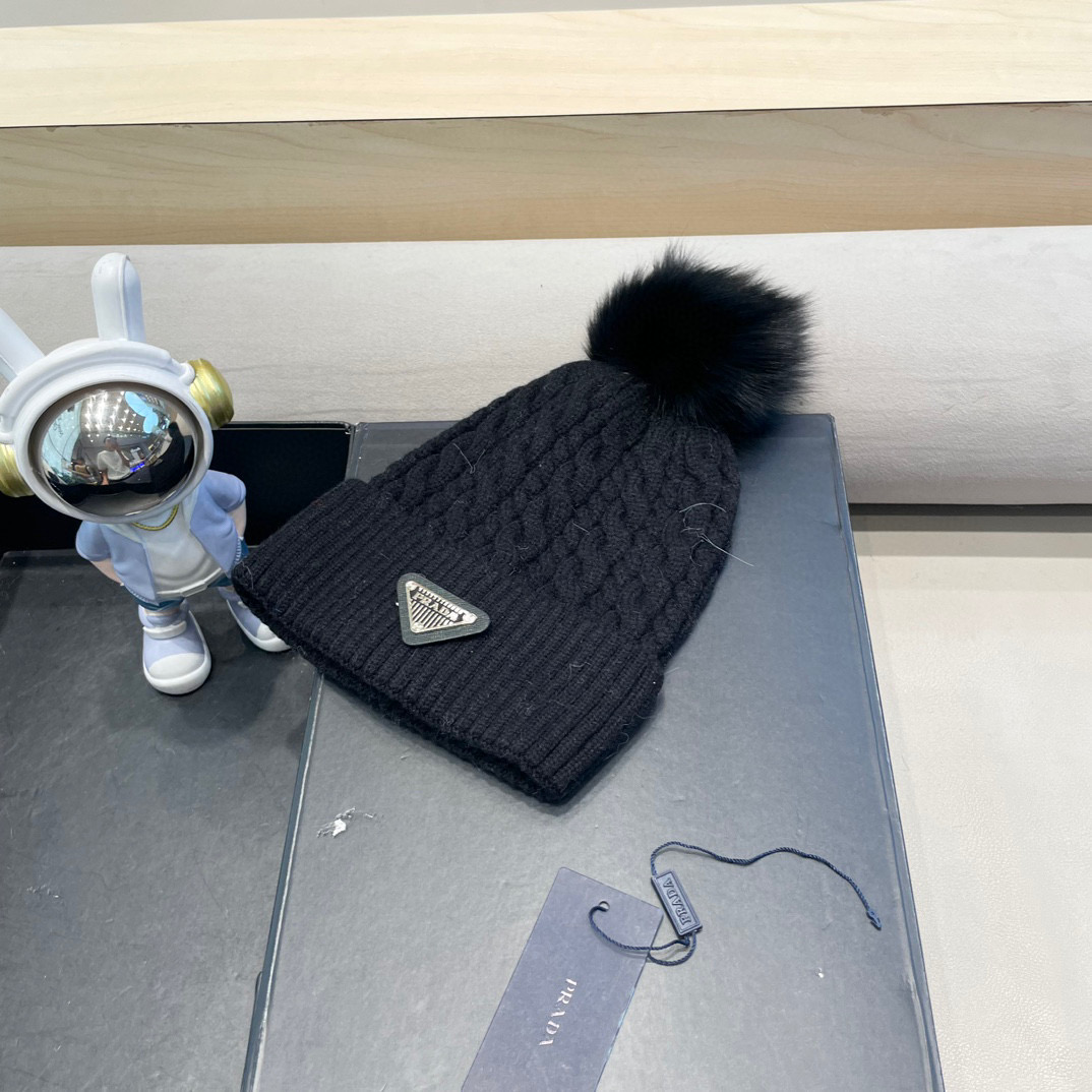 普拉达Prada韩版秋冬新款兔毛针织麻花纹毛线帽真狐狸毛球针织帽保暖百搭潮