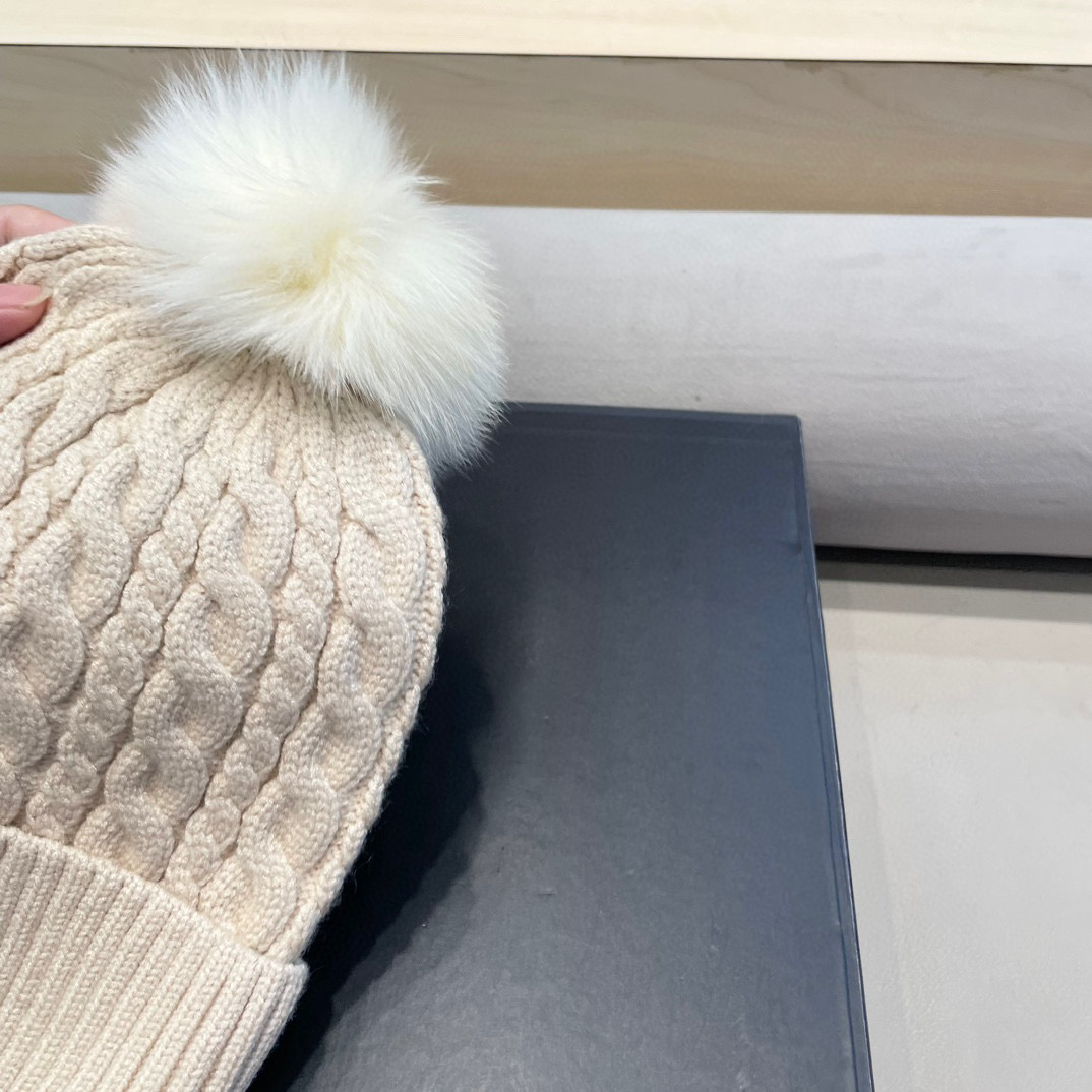 moncler加绒毛线帽女款冬季保暖加厚百搭冷帽防风麻花针织帽护耳学生帽子