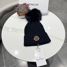 高版本!!! 蒙口MONCLER高品质狐狸毛球针织兔羊毛毛线帽 超经典不过时的一款秋冬冷帽🥶 懂货的小姐姐必入款,帽型质 高版本!!! 蒙口MONCLER高品质狐狸毛球针织兔羊毛毛线帽 超经典不过时的一款秋冬冷帽🥶 懂货的小姐姐必入款,帽型质