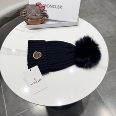 高版本!!! 蒙口MONCLER高品质狐狸毛球针织兔羊毛毛线帽 超经典不过时的一款秋冬冷帽🥶 懂货的小姐姐必入款,帽型质 高版本!!! 蒙口MONCLER高品质狐狸毛球针织兔羊毛毛线帽 超经典不过时的一款秋冬冷帽🥶 懂货的小姐姐必入款,帽型质