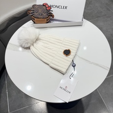 高版本!!! 蒙口MONCLER高品质狐狸毛球针织兔羊毛毛线帽 超经典不过时的一款秋冬冷帽🥶 懂货的小姐姐必入款,帽型质 高版本!!! 蒙口MONCLER高品质狐狸毛球针织兔羊毛毛线帽 超经典不过时的一款秋冬冷帽🥶 懂货的小姐姐必入款,帽型质