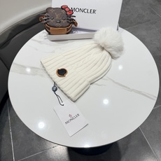 高版本!!! 蒙口MONCLER高品质狐狸毛球针织兔羊毛毛线帽 超经典不过时的一款秋冬冷帽🥶 懂货的小姐姐必入款,帽型质 高版本!!! 蒙口MONCLER高品质狐狸毛球针织兔羊毛毛线帽 超经典不过时的一款秋冬冷帽🥶 懂货的小姐姐必入款,帽型质