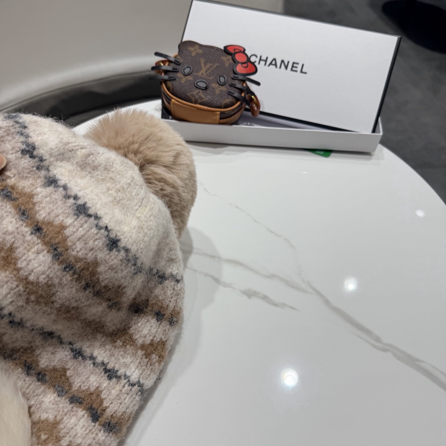 Chanel香奈儿冬季欧美大头围针织毛线帽加绒保暖护耳套头帽子女户外防寒雷锋帽