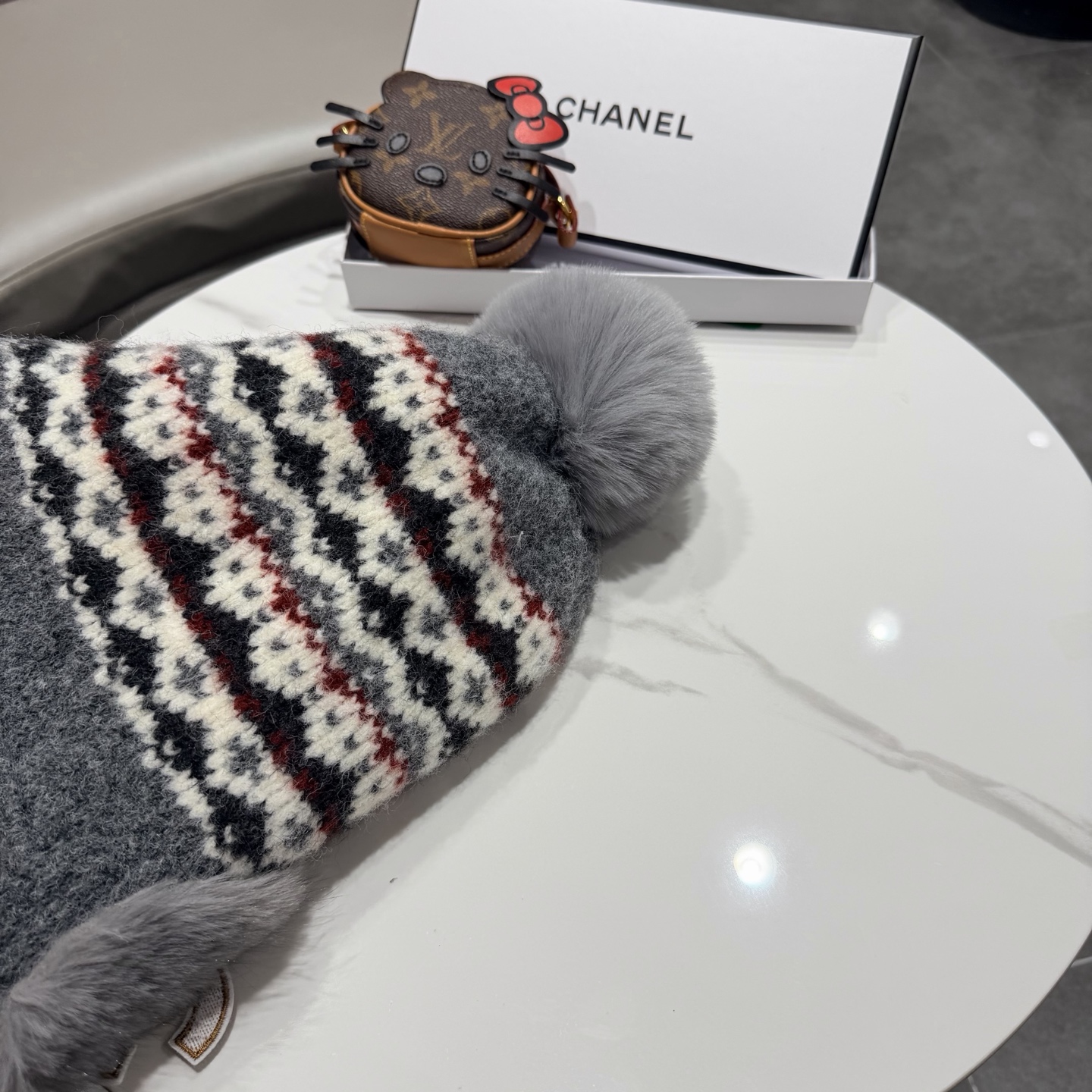 Chanel香奈儿冬季欧美大头围针织毛线帽加绒保暖护耳套头帽子女户外防寒雷锋帽