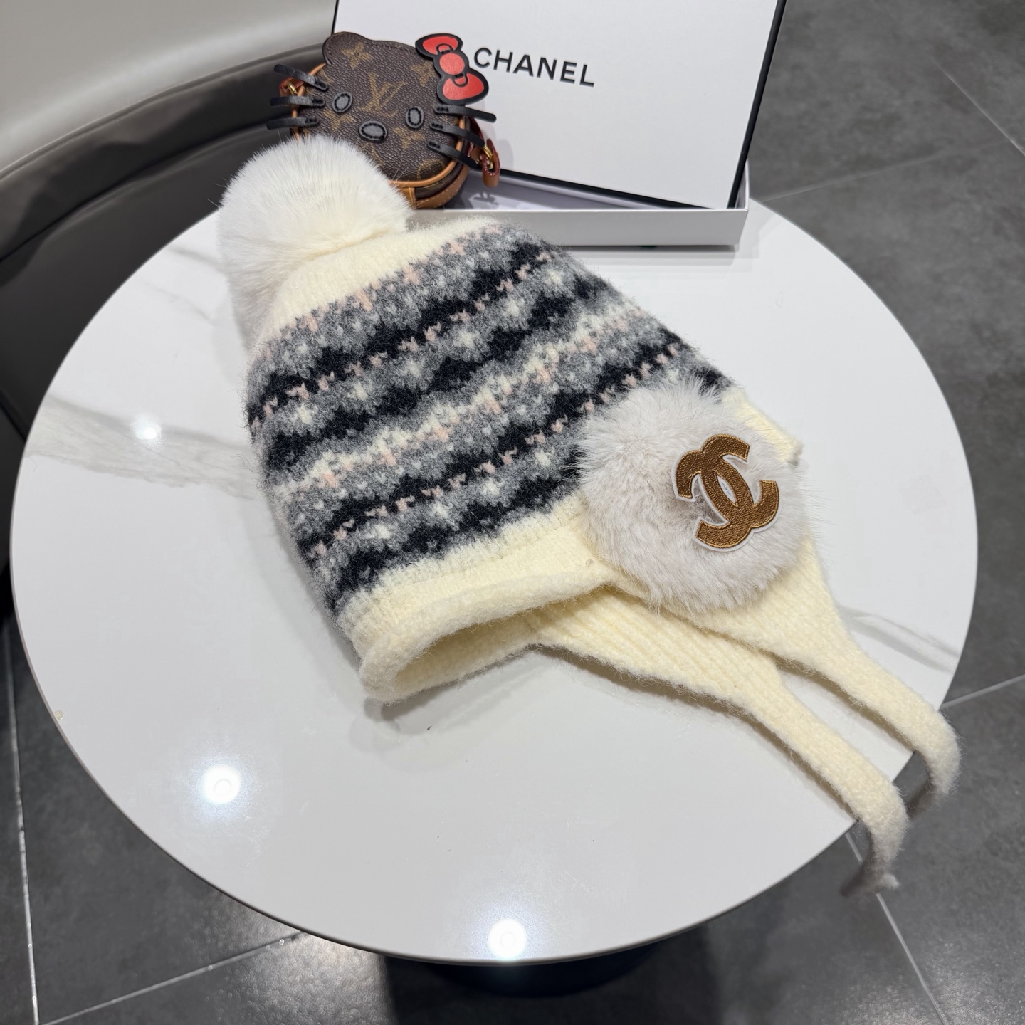 Chanel香奈儿冬季欧美大头围针织毛线帽加绒保暖护耳套头帽子女户外防寒雷锋帽