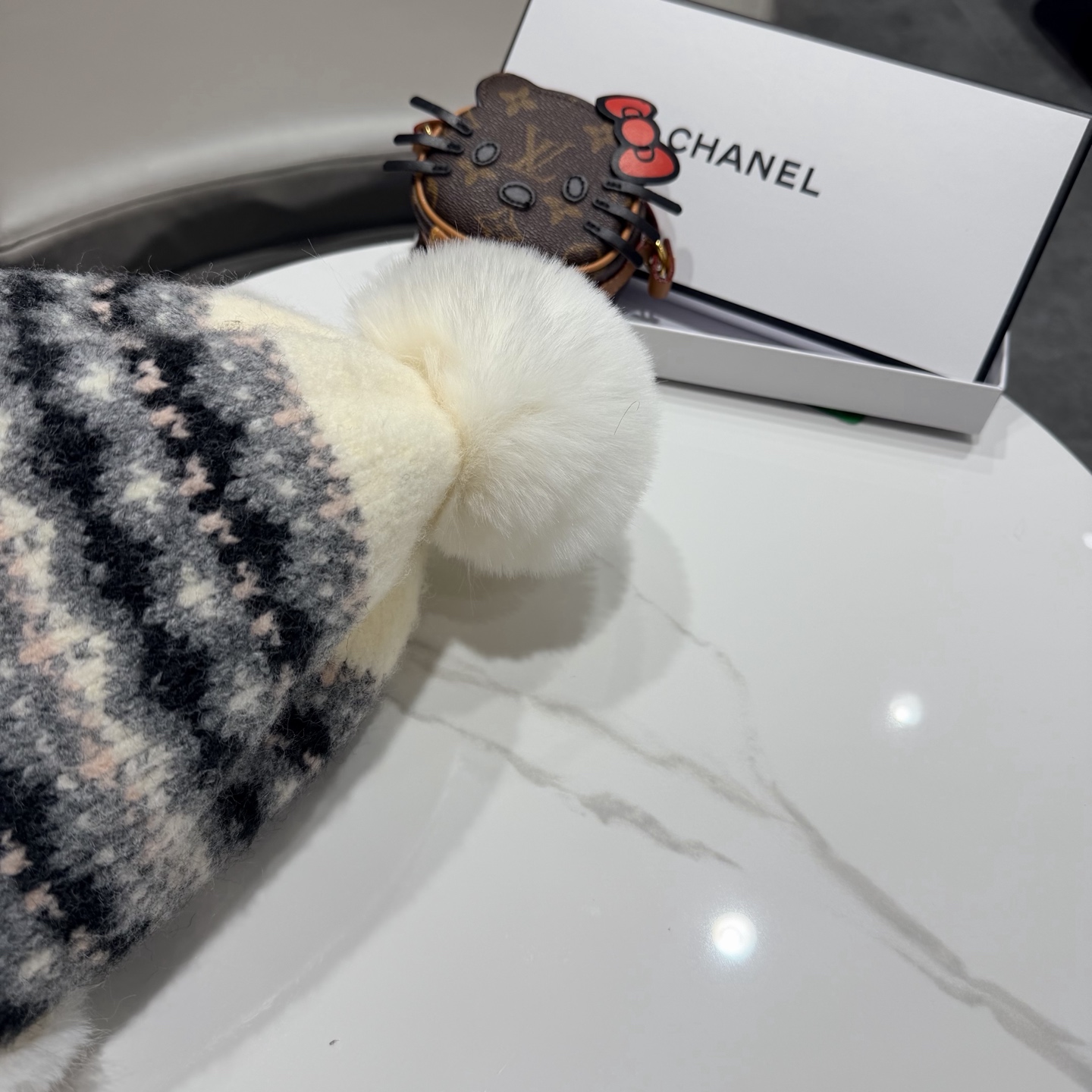 Chanel香奈儿冬季欧美大头围针织毛线帽加绒保暖护耳套头帽子女户外防寒雷锋帽