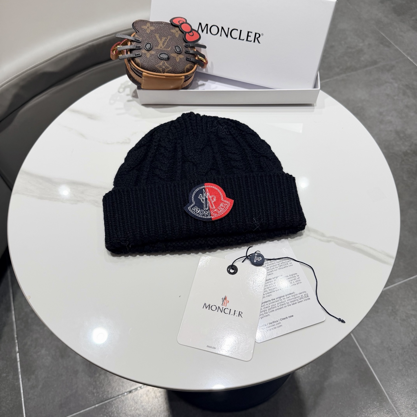 NO:604703,High-quality masked retro nostalgic hand-made thick-threaded twist knitted hat wool warm men's and women's hats winter hats fisherman hats baseball caps knitted hats, hats, Moncler, espadrilles, hats19860909高品质蒙口复古怀旧手打粗线麻花针织帽羊毛保暖男女款帽子冬季帽子渔夫帽棒球帽针织帽,帽子,Moncler,espadrilles,hats,hat