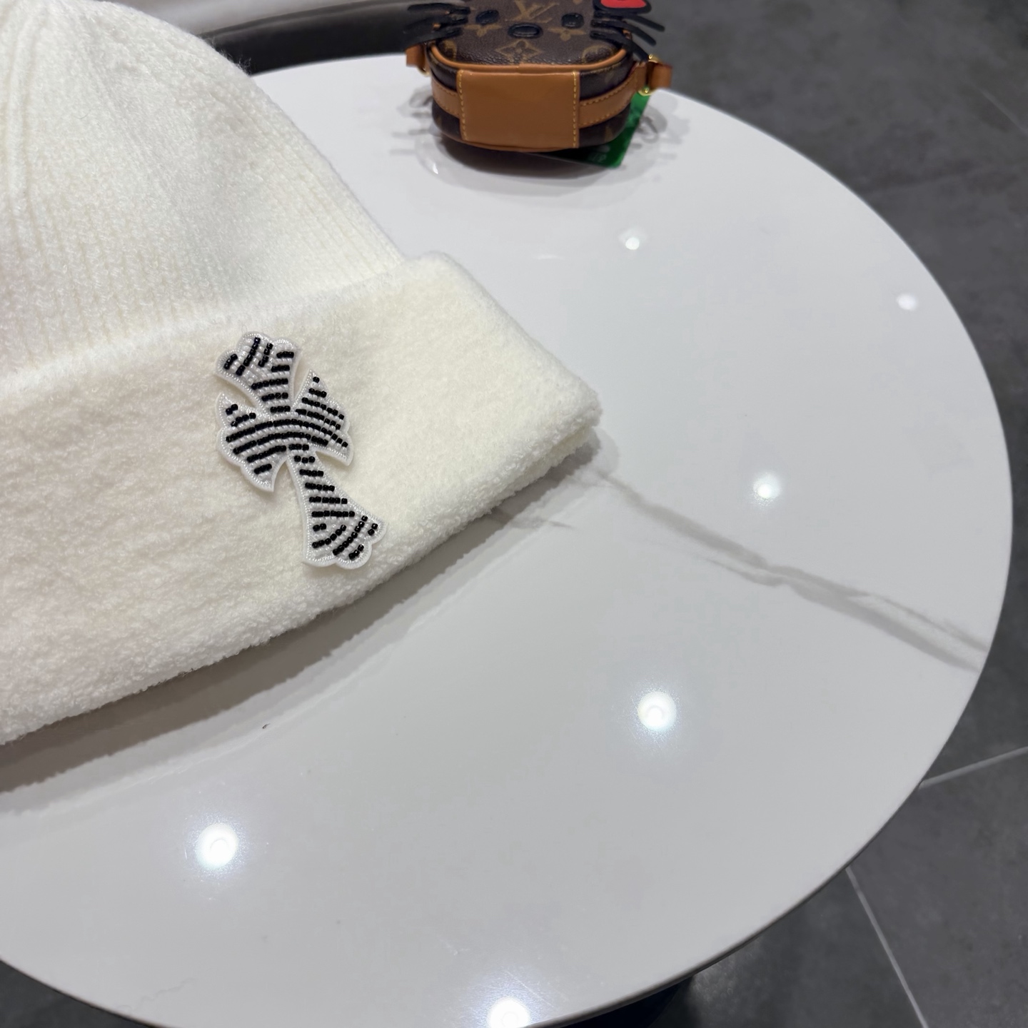克罗心 秋冬款羊毛针织毛线帽 这款必定是极简主义的最爱 干净，利索，时尚百搭，绝对不挑脸型！