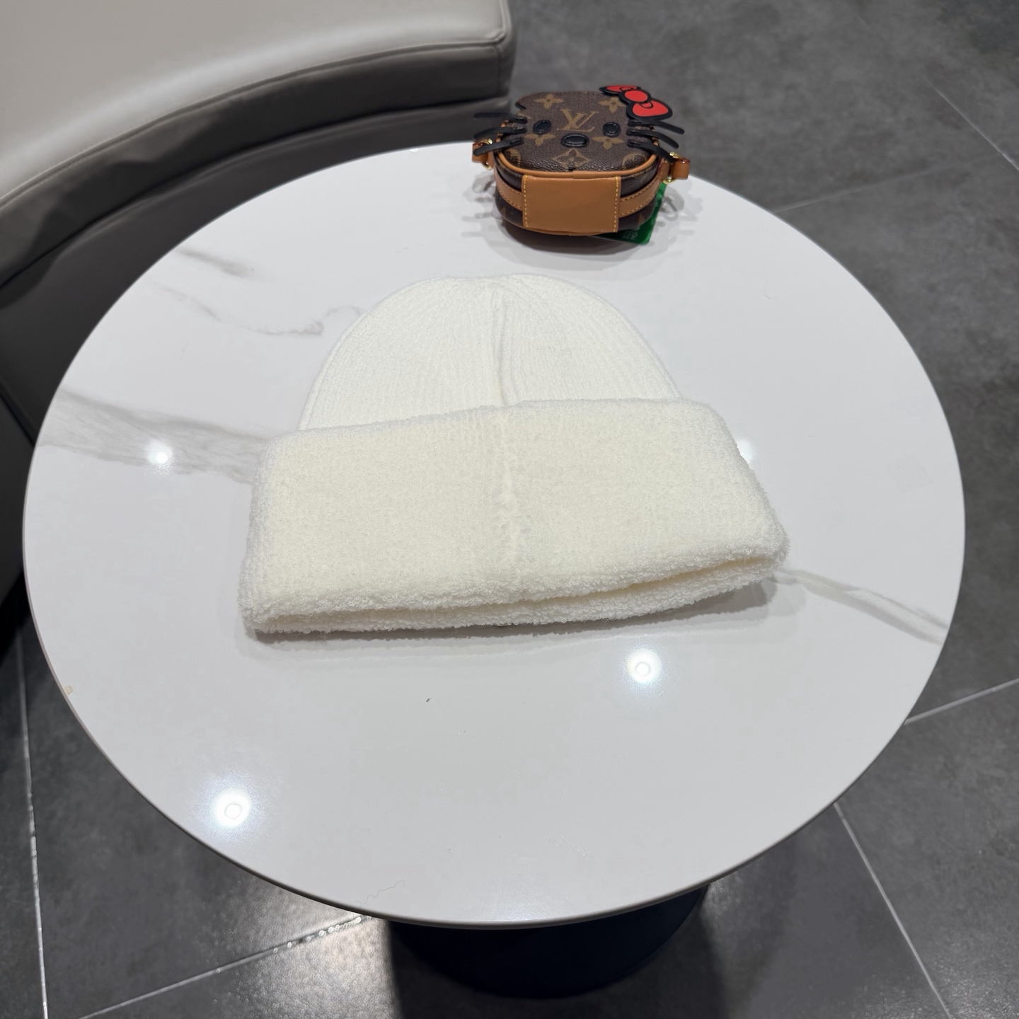 克罗心 秋冬款羊毛针织毛线帽 这款必定是极简主义的最爱 干净，利索，时尚百搭，绝对不挑脸型！