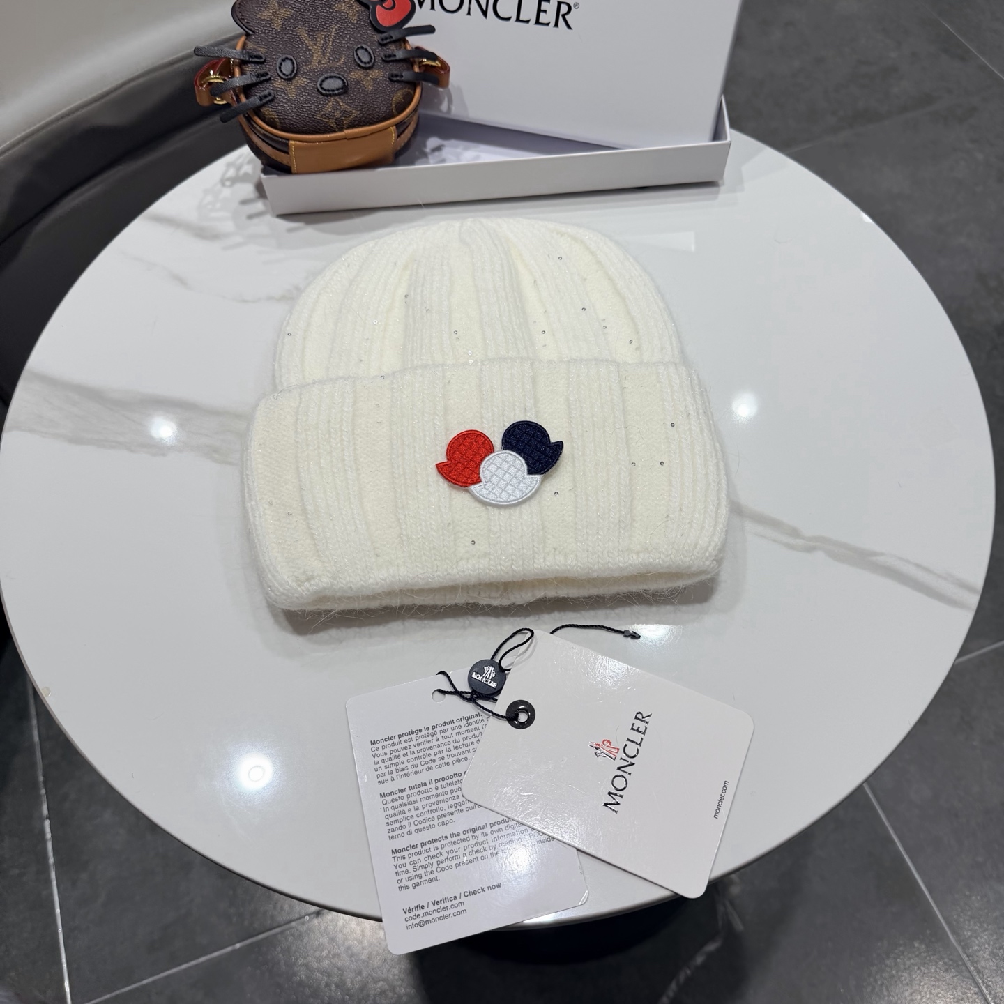 NO:604713,MONCLER muffled knitted beanie, comes with a QR code, good quality, high-end, super soft!  It’s super hot and has great texture. It’s great to match when out on the street!  Fashion trends!  A must-have item for autumn and winter, the same style for men and women, get it now!  Hats bucket hat, baseball cap, knitted hat, hat, Moncler, espadrilles, hats19860909MONCLER蒙口针织毛线帽,附带二维码,好品质高端大气,超柔软！超火爆质感很赞,出街超好搭配！时尚潮流！秋冬必备单品,男女同款快快入手哦！帽子渔夫帽棒球帽针织帽,帽子,Moncler,espadrilles,hats,hat