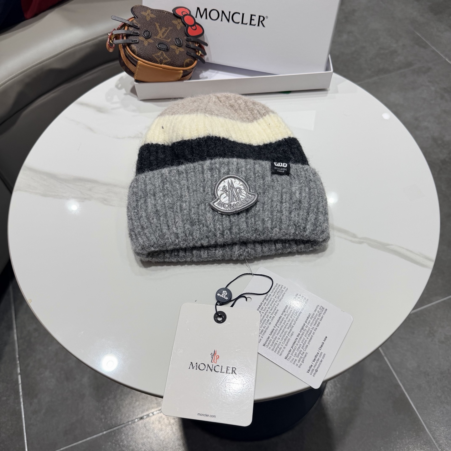 NO:604683,New Mengkou knitted color-blocked woolen hat, fisherman hat, baseball cap, knitted hat, hat, Moncler, espadrilles, hats19860909蒙口新款针织拼色毛线帽帽子渔夫帽棒球帽针织帽,帽子,Moncler,espadrilles,hats,hat