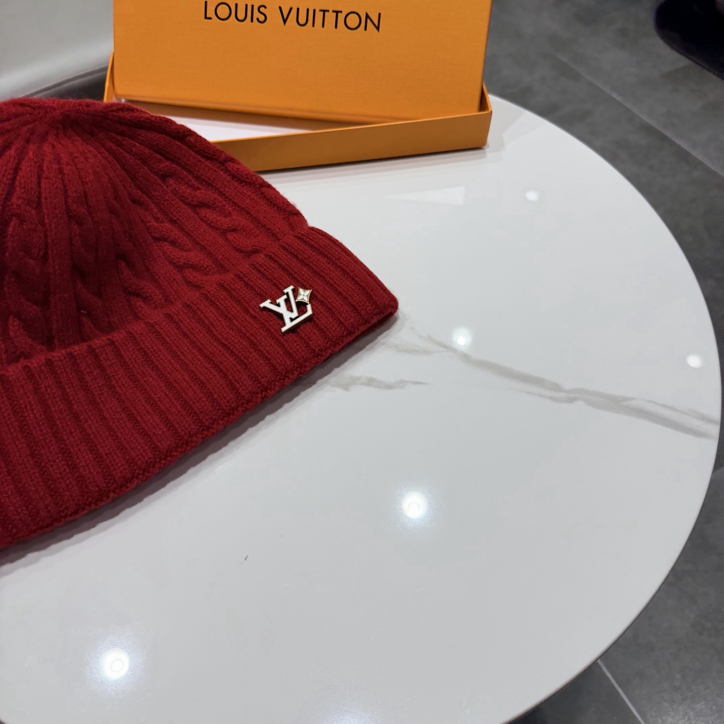 LV路易威登 秋冬新款针织%100羊毛面料帽，保暖毛线帽，
