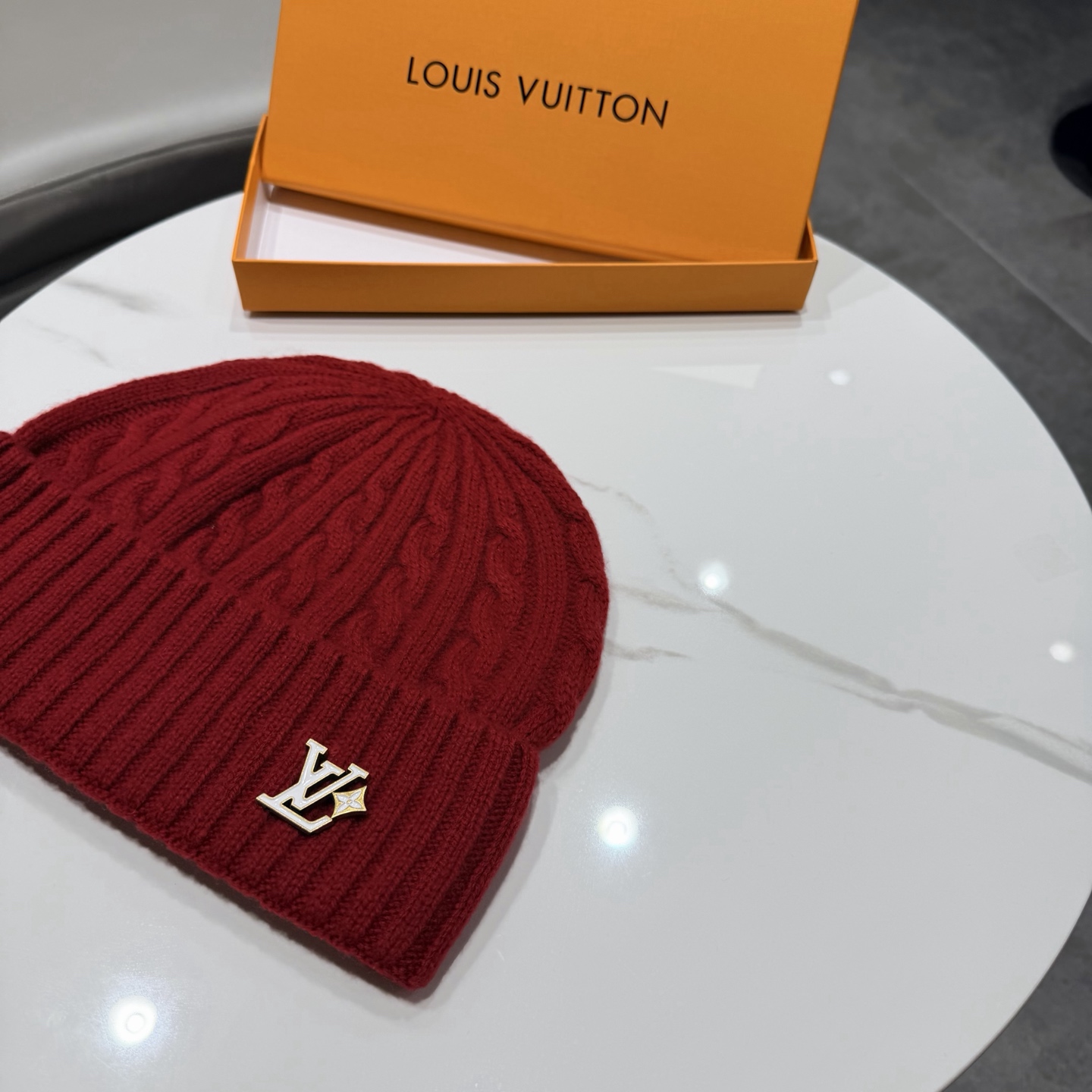 LV路易威登 秋冬新款针织%100羊毛面料帽，保暖毛线帽，