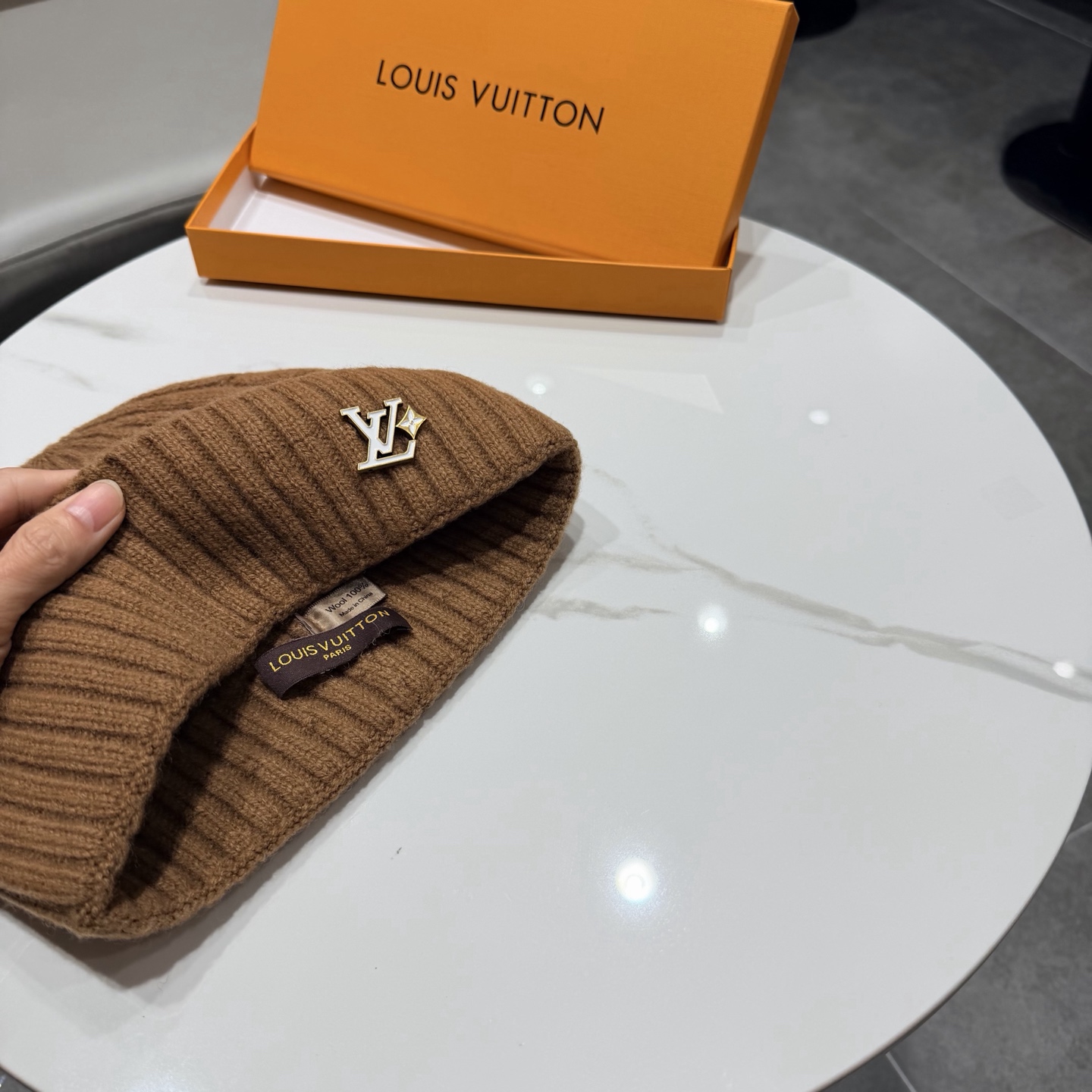 LV路易威登 秋冬新款针织%100羊毛面料帽，保暖毛线帽，