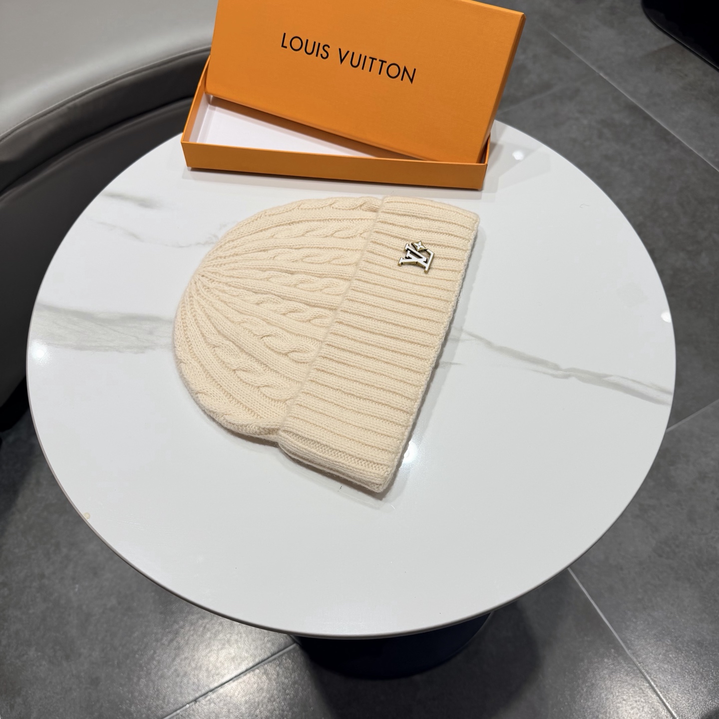 LV路易威登 秋冬新款针织%100羊毛面料帽，保暖毛线帽，