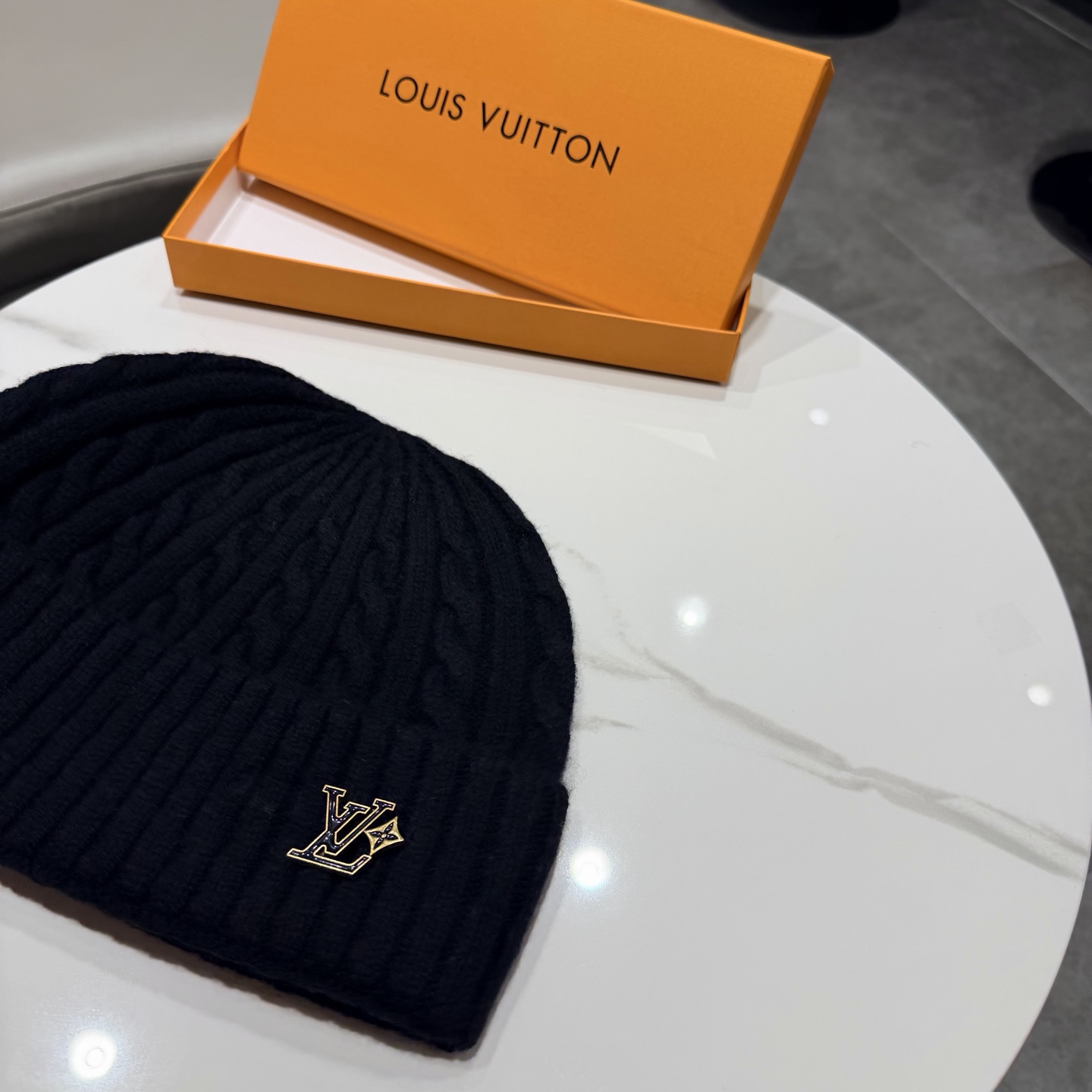LV路易威登 秋冬新款针织%100羊毛面料帽，保暖毛线帽，