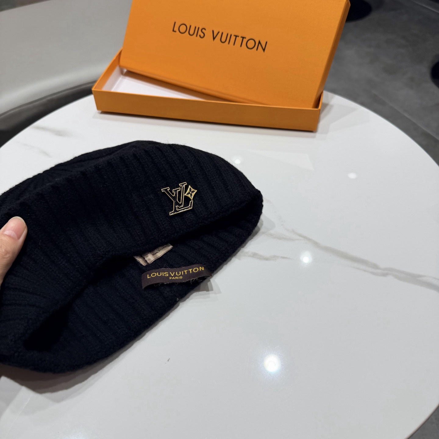 LV路易威登 秋冬新款针织%100羊毛面料帽，保暖毛线帽，