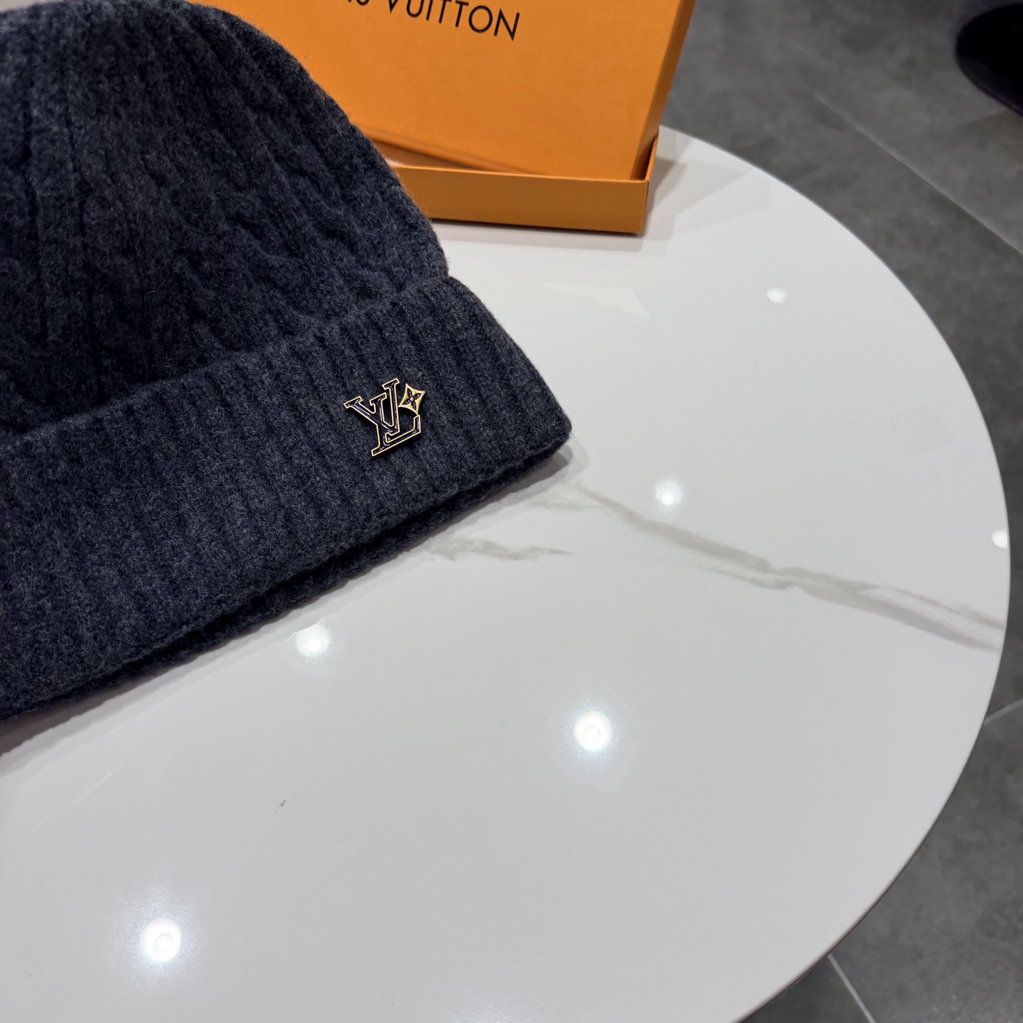 LV路易威登 秋冬新款针织%100羊毛面料帽，保暖毛线帽，
