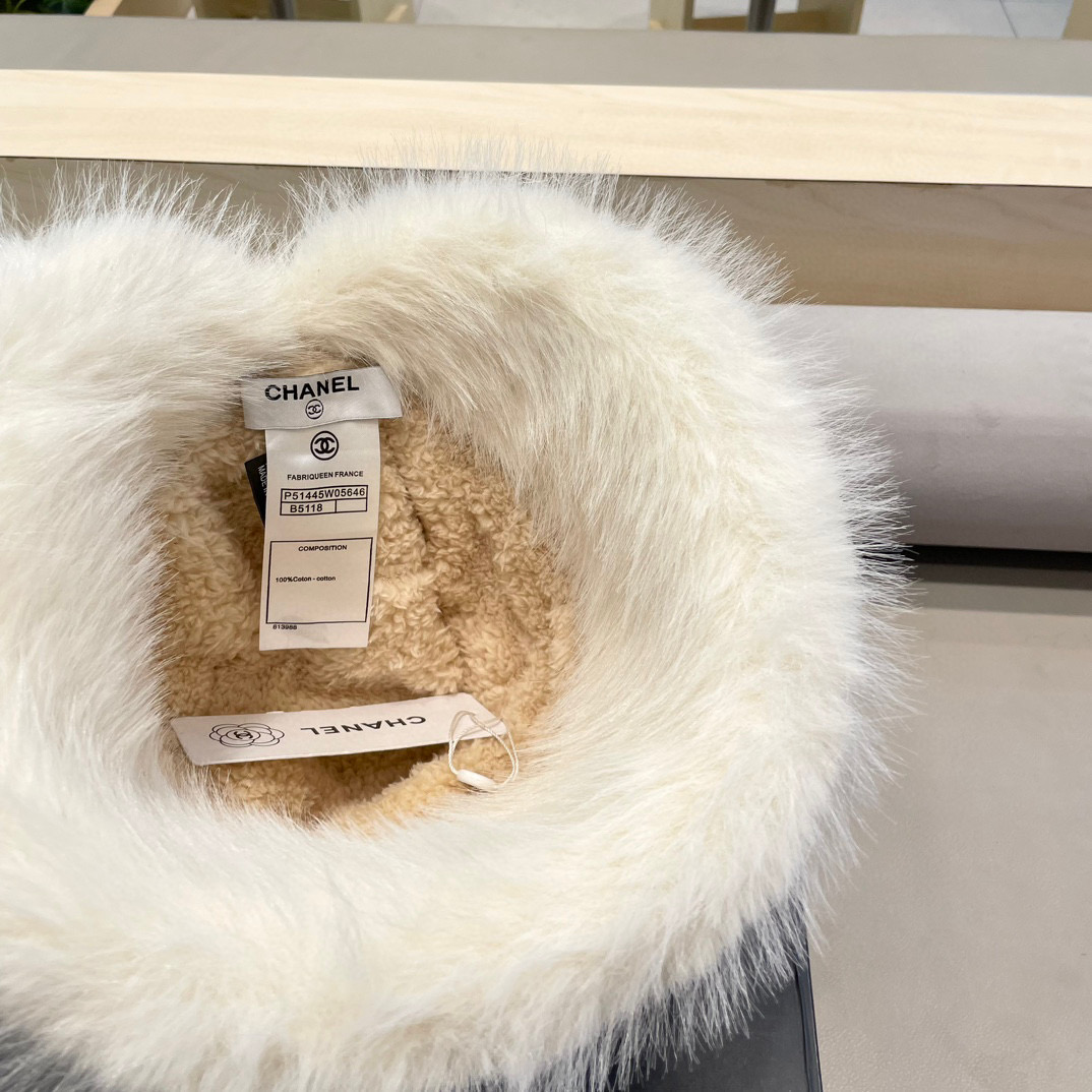 Chanel新款秋冬季软糯糯毛绒渔夫帽子女佩戴舒适亲肤保暖韩版时尚休闲风