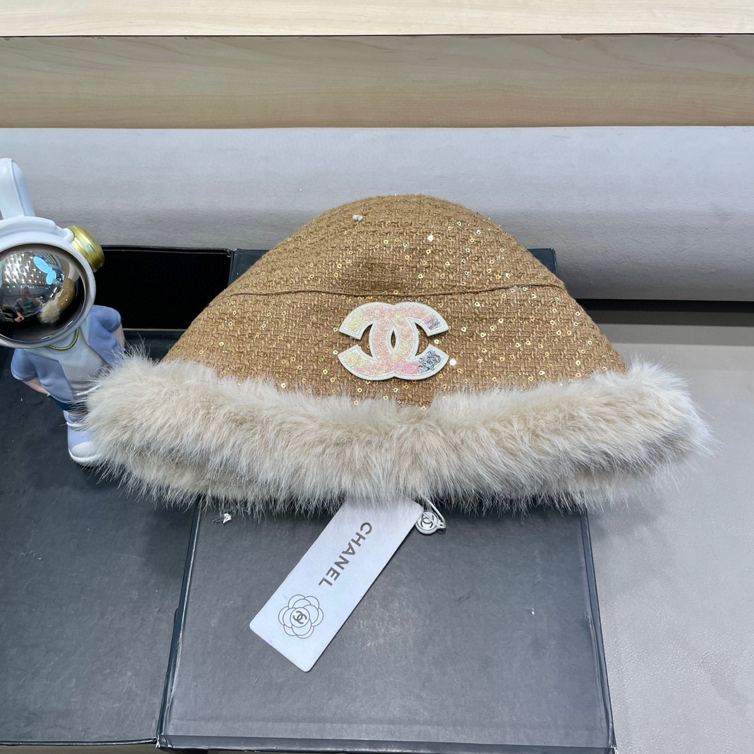 Chanel新款秋冬季软糯糯毛绒渔夫帽子女佩戴舒适亲肤保暖韩版时尚休闲风