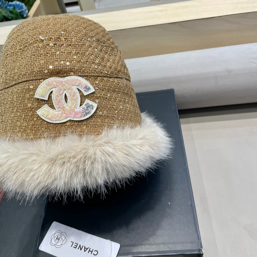 Chanel新款秋冬季软糯糯毛绒渔夫帽子女佩戴舒适亲肤保暖韩版时尚休闲风