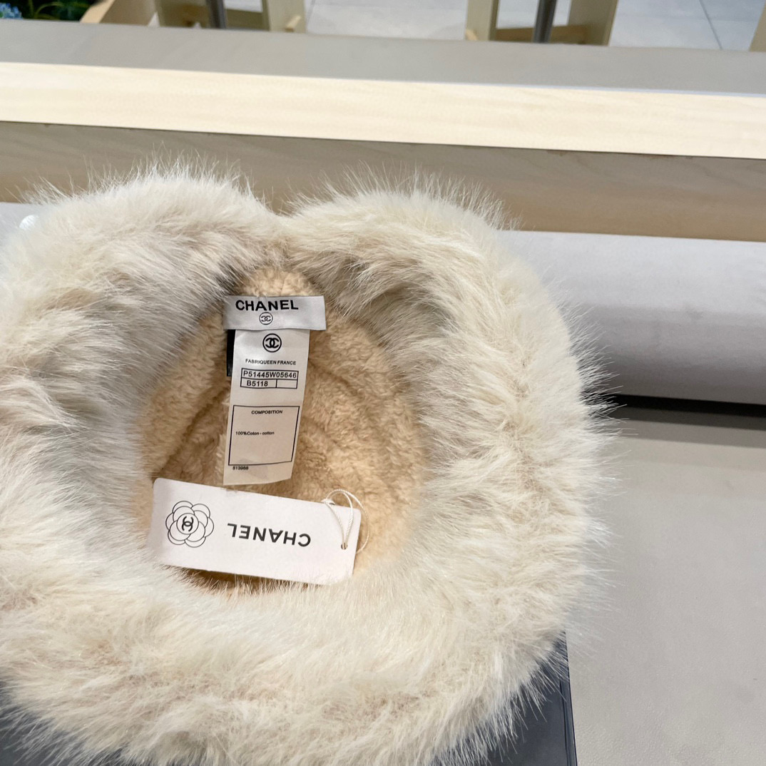 Chanel新款秋冬季软糯糯毛绒渔夫帽子女佩戴舒适亲肤保暖韩版时尚休闲风