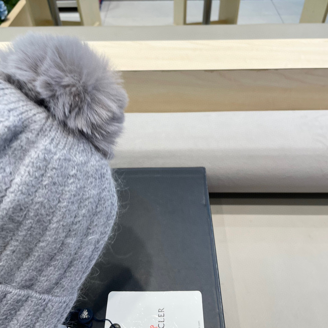 moncler加绒毛线帽女款冬季保暖加厚百搭冷帽防风麻花针织帽护耳学生帽子