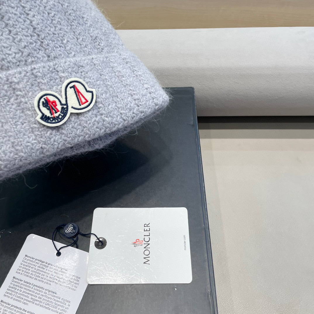 moncler加绒毛线帽女款冬季保暖加厚百搭冷帽防风麻花针织帽护耳学生帽子