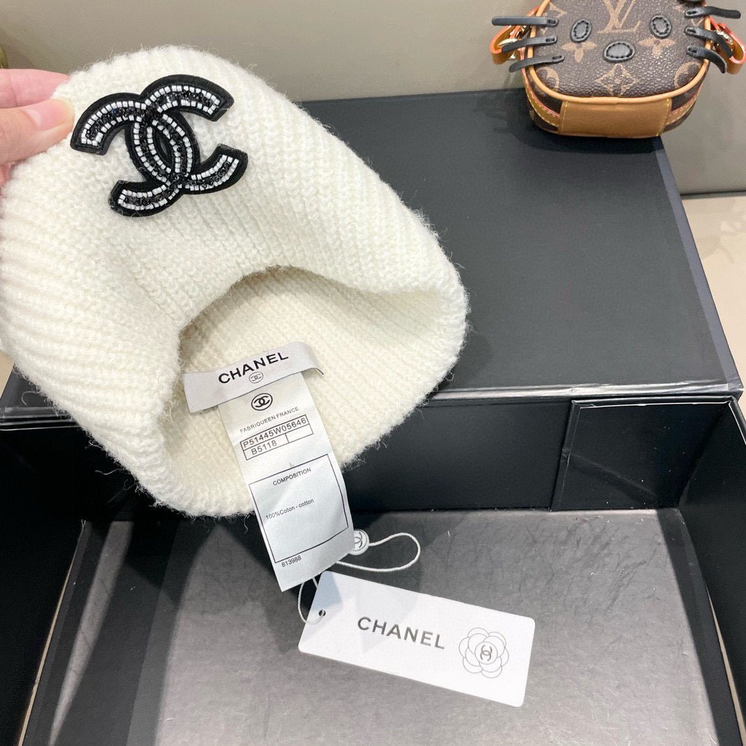Chanel官网品质香奈儿 秋冬网红时尚博主推荐款毛线帽，小红书爆款，手感超柔软舒适的针织线帽，弹性极佳！