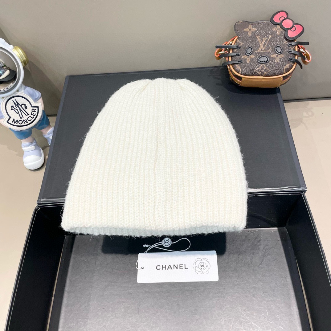 Chanel官网品质香奈儿 秋冬网红时尚博主推荐款毛线帽，小红书爆款，手感超柔软舒适的针织线帽，弹性极佳！