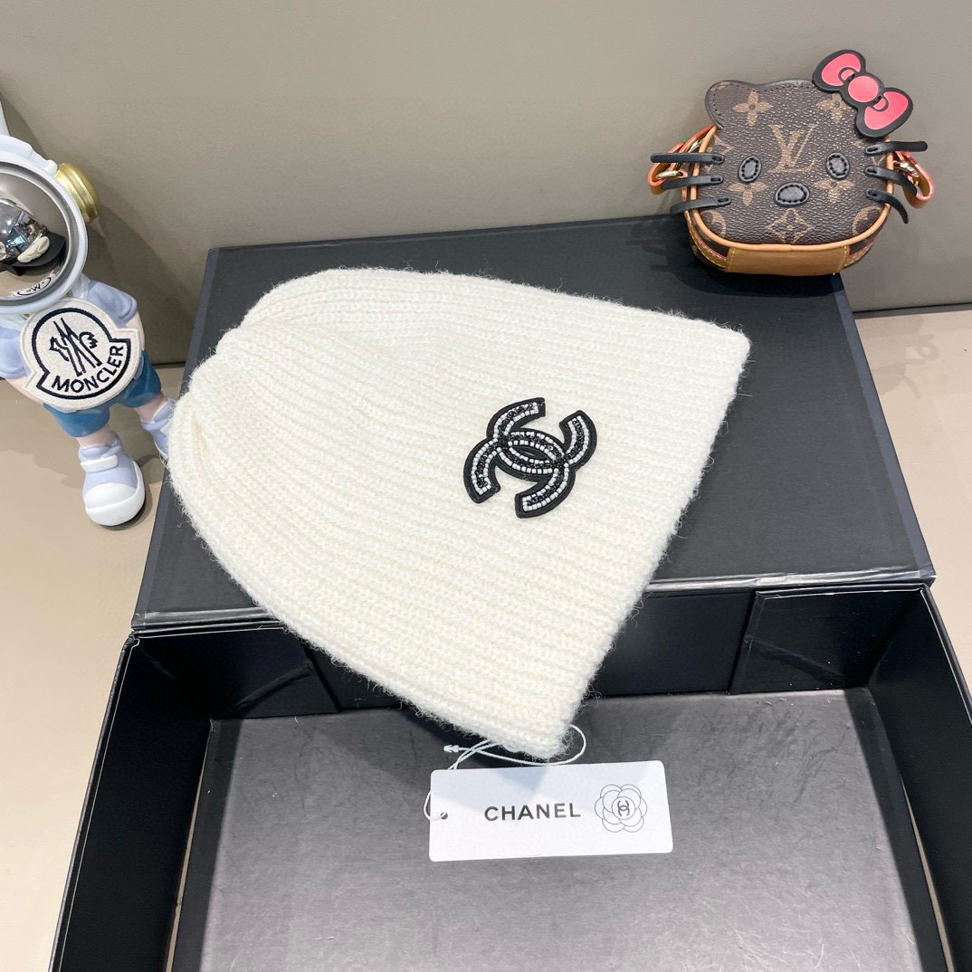 Chanel官网品质香奈儿 秋冬网红时尚博主推荐款毛线帽，小红书爆款，手感超柔软舒适的针织线帽，弹性极佳！