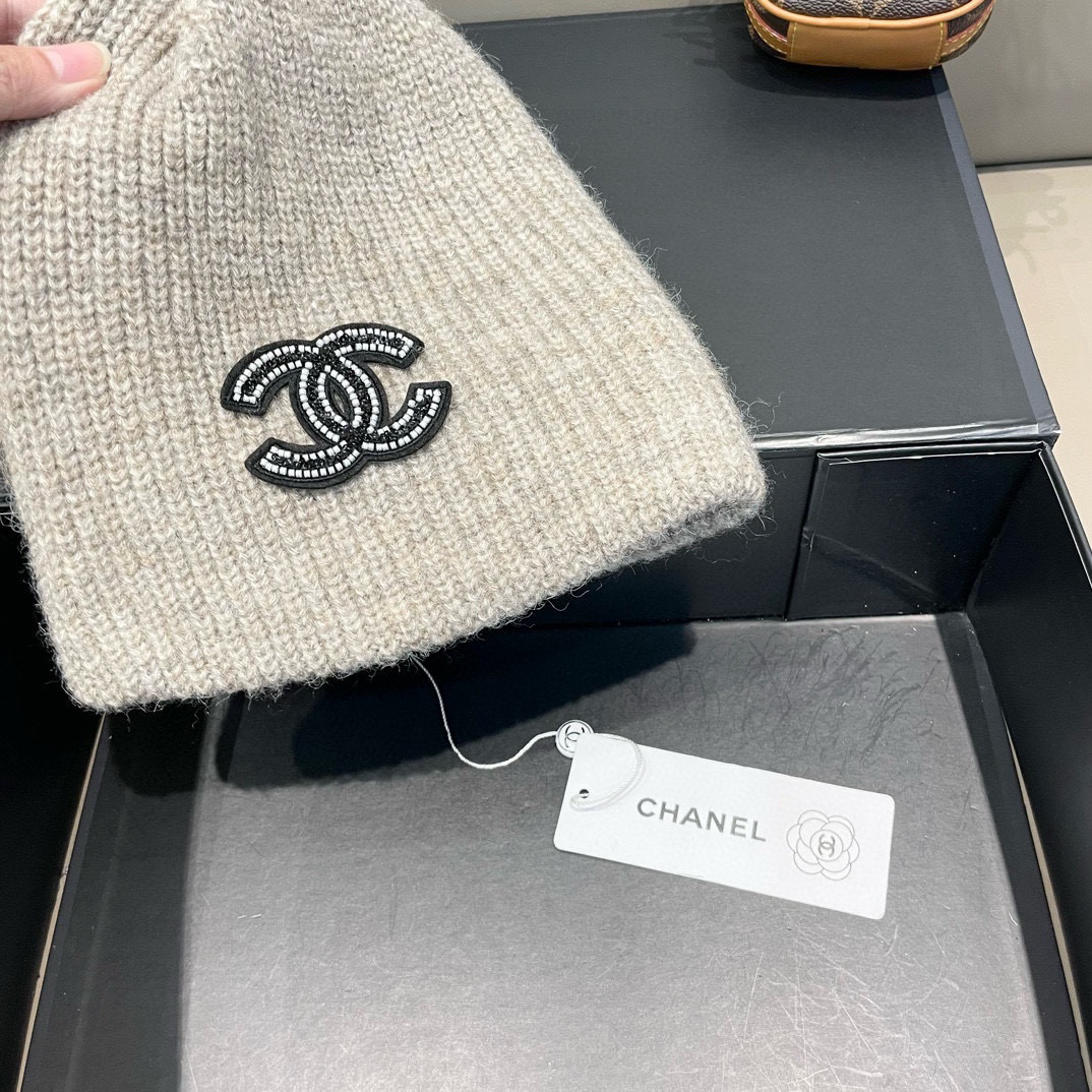 Chanel官网品质香奈儿 秋冬网红时尚博主推荐款毛线帽，小红书爆款，手感超柔软舒适的针织线帽，弹性极佳！