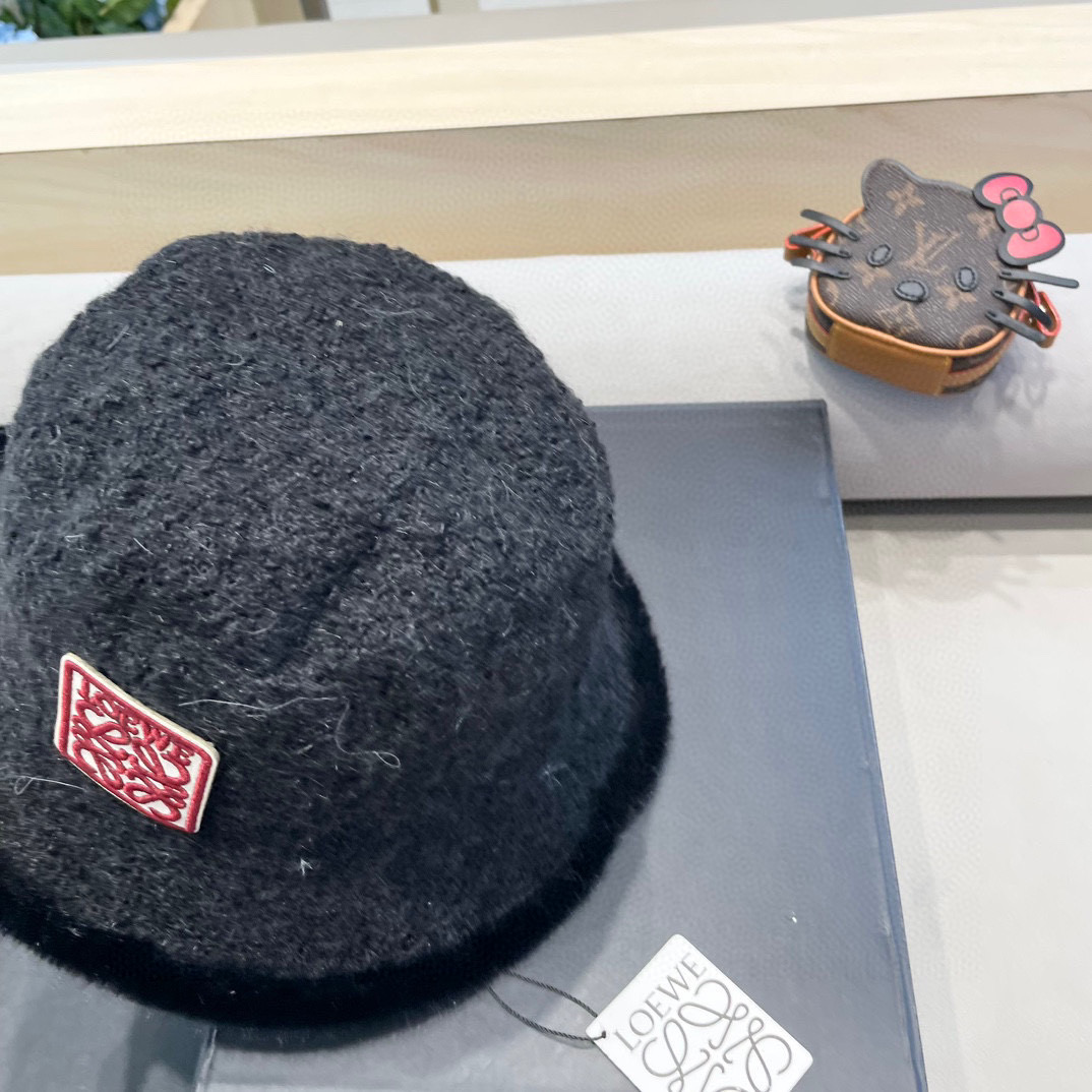 罗意威loewe秋冬渔夫帽女韩版毛边设计加厚保暖盆帽出游素颜显脸小百搭水桶帽