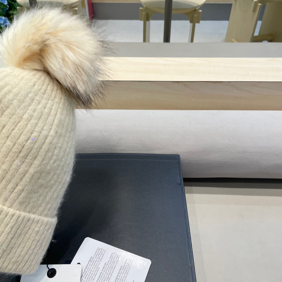 moncler冬季保暖毛球毛线帽欧美风经典针织帽男女同款冷帽圆顶街头羊毛潮