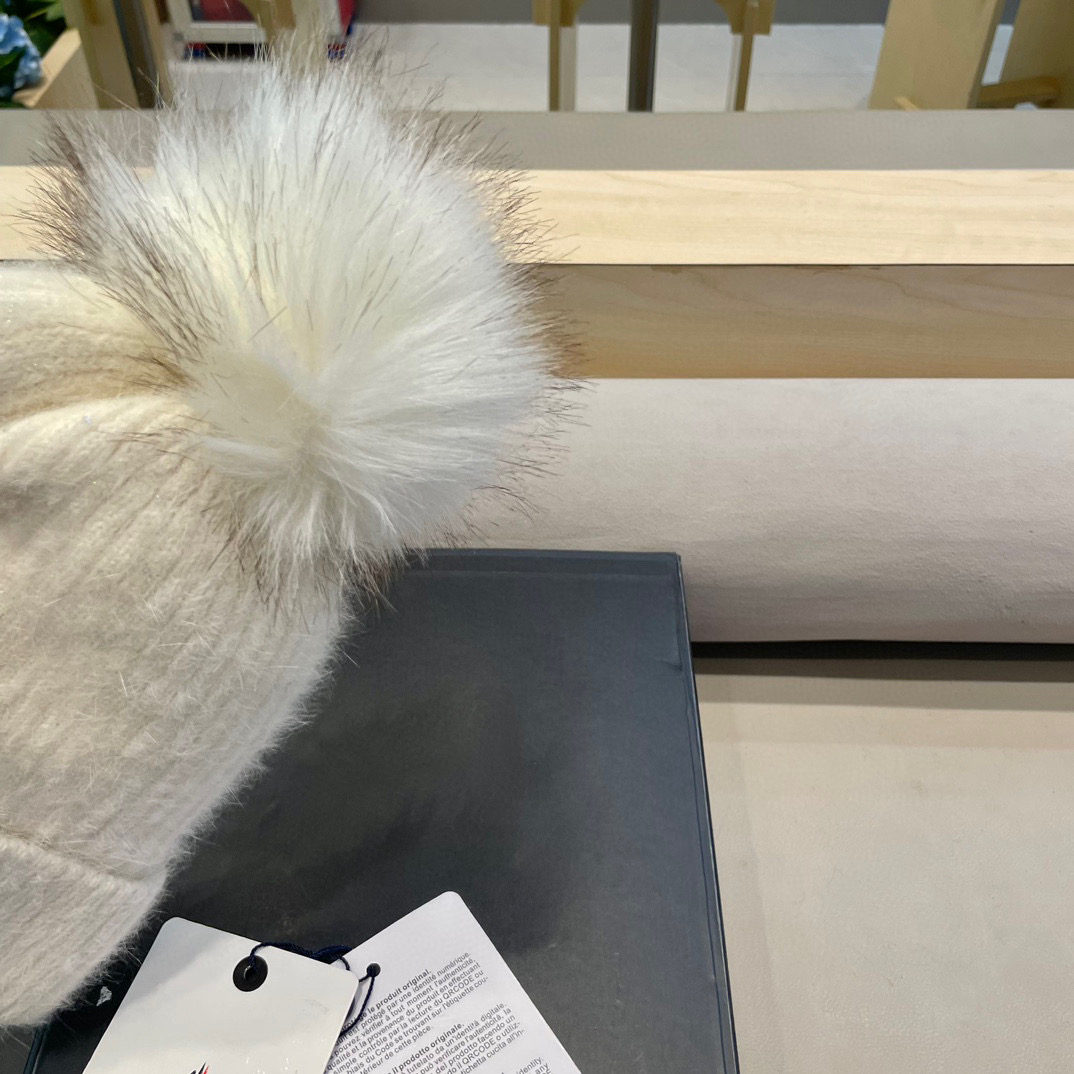 moncler冬季保暖毛球毛线帽欧美风经典针织帽男女同款冷帽圆顶街头羊毛潮