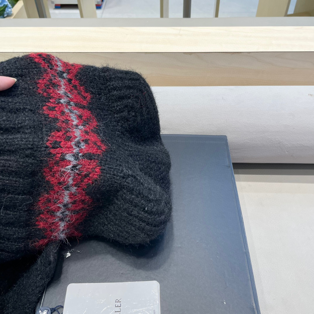 moncler可爱小熊帽子女秋冬护脖围巾一体针织帽户外保暖巴拉克法帽大头围