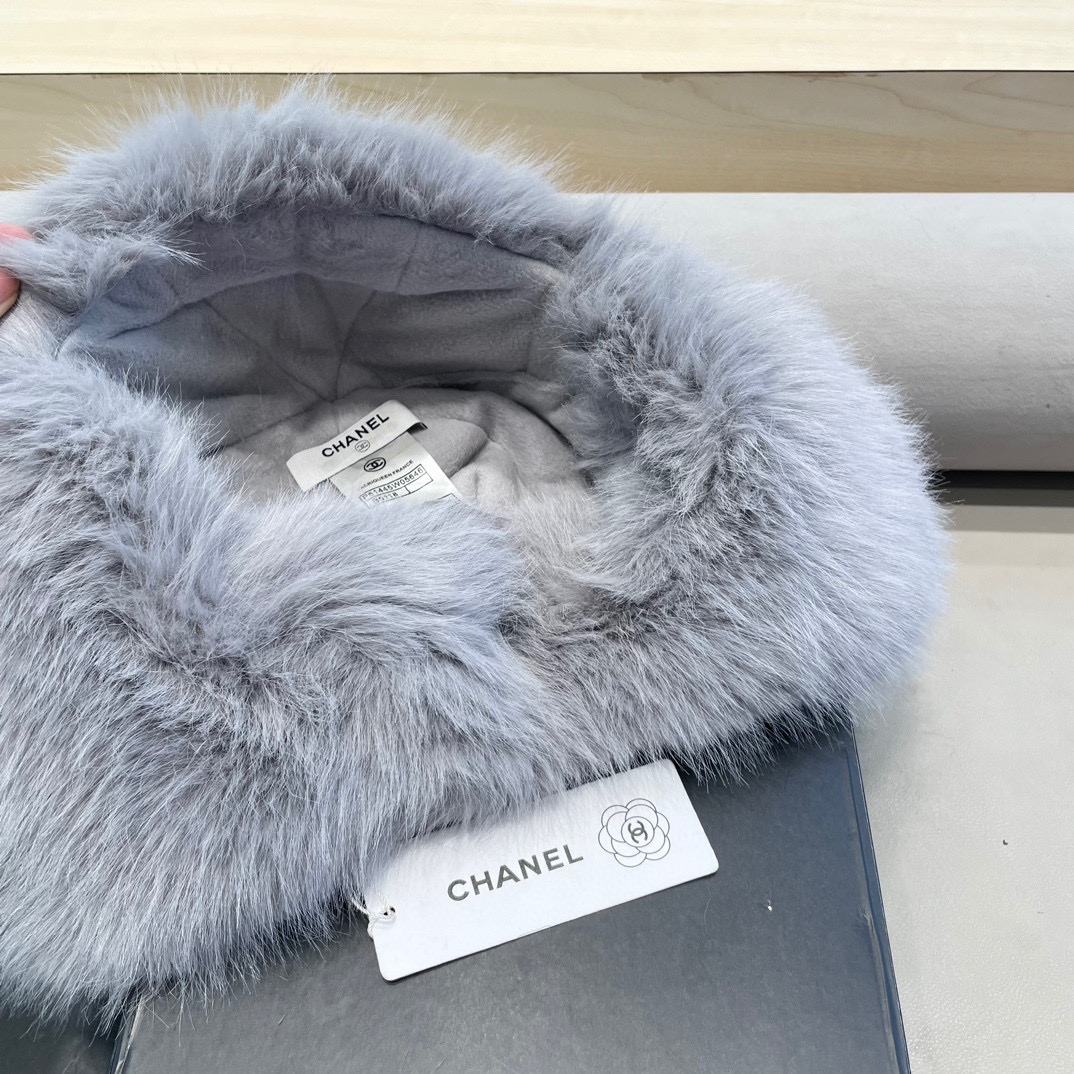 Chanel 冬季加厚防寒保暖帽子女毛绒防风护耳雷锋帽户外骑行大头围套头帽