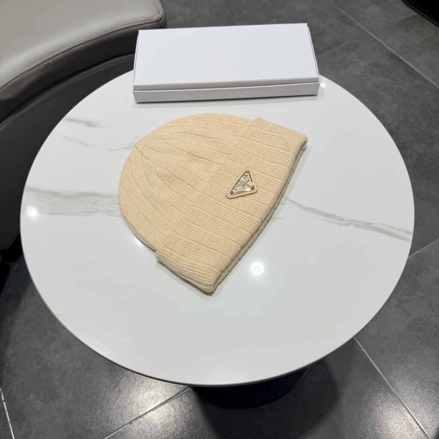 普拉达新款针织毛线帽