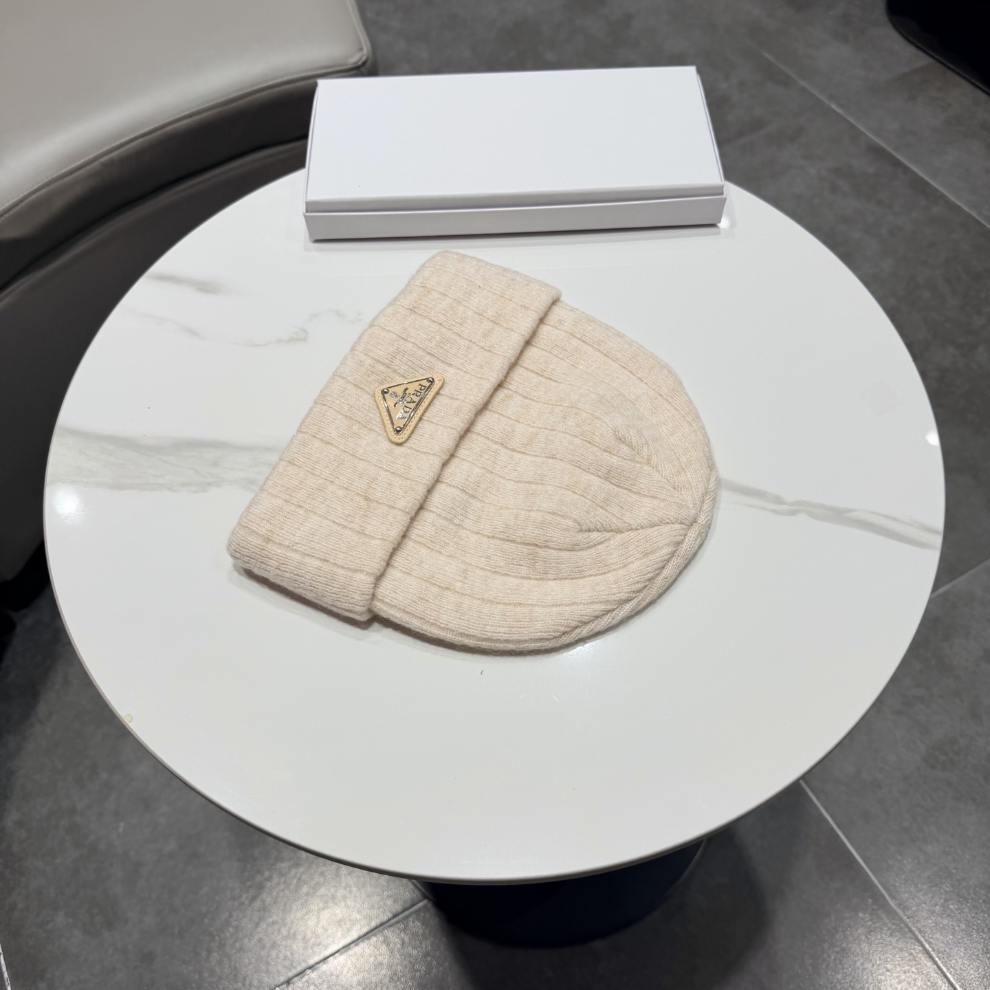 普拉达新款针织毛线帽