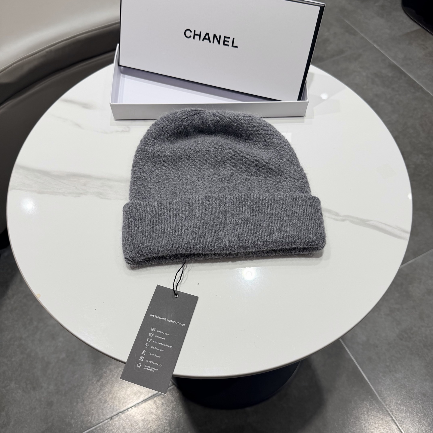 CHANEL香奈儿 新款针织羊毛毛线帽， 高品质定制羊毛，简约帅气新标志，男女同款 超酷时尚街头风！ 材质:70%羊毛+