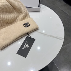 CHANEL香奈儿 新款针织羊毛毛线帽, 高品质定制羊毛,简约帅气新标志,男女同款 超酷时尚街头风! 材质:70%羊毛+ CHANEL香奈儿 新款针织羊毛毛线帽, 高品质定制羊毛,简约帅气新标志,男女同款 超酷时尚街头风! 材质:70%羊毛+
