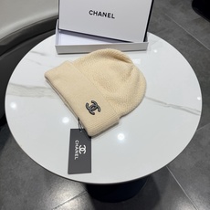 CHANEL香奈儿 新款针织羊毛毛线帽, 高品质定制羊毛,简约帅气新标志,男女同款 超酷时尚街头风! 材质:70%羊毛+ CHANEL香奈儿 新款针织羊毛毛线帽, 高品质定制羊毛,简约帅气新标志,男女同款 超酷时尚街头风! 材质:70%羊毛+