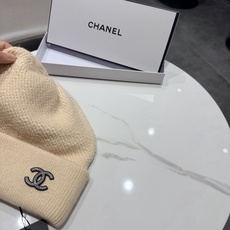 CHANEL香奈儿 新款针织羊毛毛线帽, 高品质定制羊毛,简约帅气新标志,男女同款 超酷时尚街头风! 材质:70%羊毛+ CHANEL香奈儿 新款针织羊毛毛线帽, 高品质定制羊毛,简约帅气新标志,男女同款 超酷时尚街头风! 材质:70%羊毛+