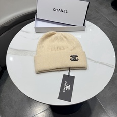 CHANEL香奈儿 新款针织羊毛毛线帽, 高品质定制羊毛,简约帅气新标志,男女同款 超酷时尚街头风! 材质:70%羊毛+ CHANEL香奈儿 新款针织羊毛毛线帽, 高品质定制羊毛,简约帅气新标志,男女同款 超酷时尚街头风! 材质:70%羊毛+