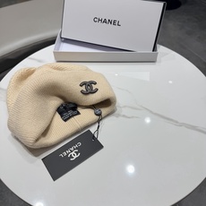 CHANEL香奈儿 新款针织羊毛毛线帽, 高品质定制羊毛,简约帅气新标志,男女同款 超酷时尚街头风! 材质:70%羊毛+ CHANEL香奈儿 新款针织羊毛毛线帽, 高品质定制羊毛,简约帅气新标志,男女同款 超酷时尚街头风! 材质:70%羊毛+