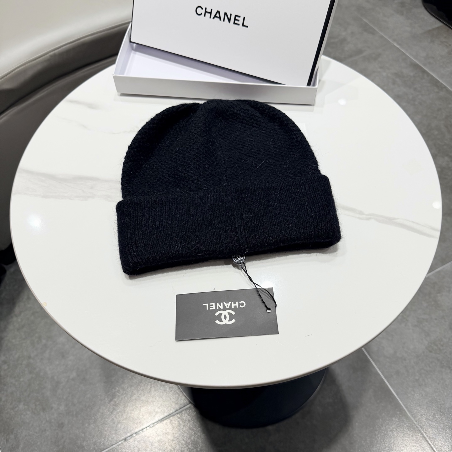 CHANEL香奈儿 新款针织羊毛毛线帽， 高品质定制羊毛，简约帅气新标志，男女同款 超酷时尚街头风！ 材质:70%羊毛+