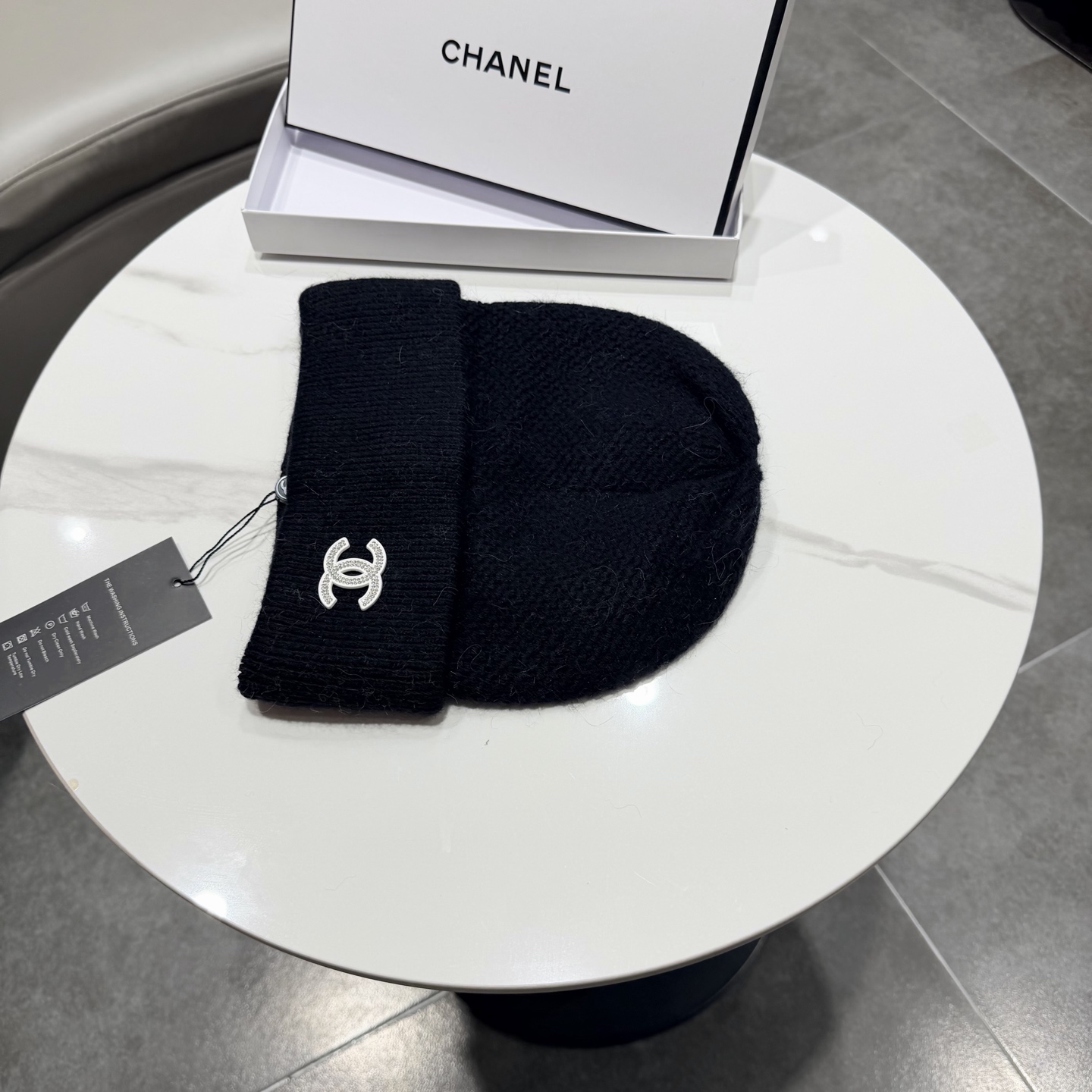 CHANEL香奈儿 新款针织羊毛毛线帽， 高品质定制羊毛，简约帅气新标志，男女同款 超酷时尚街头风！ 材质:70%羊毛+